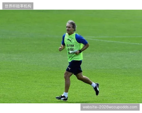 曼奇尼推动阵容年轻化，但新生代大赛经验匮乏或成晋级短板。